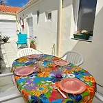 La Goelette Jolie Maison De Pecheur A 2 Pas De La Grande Les Sables-dʼOlonne